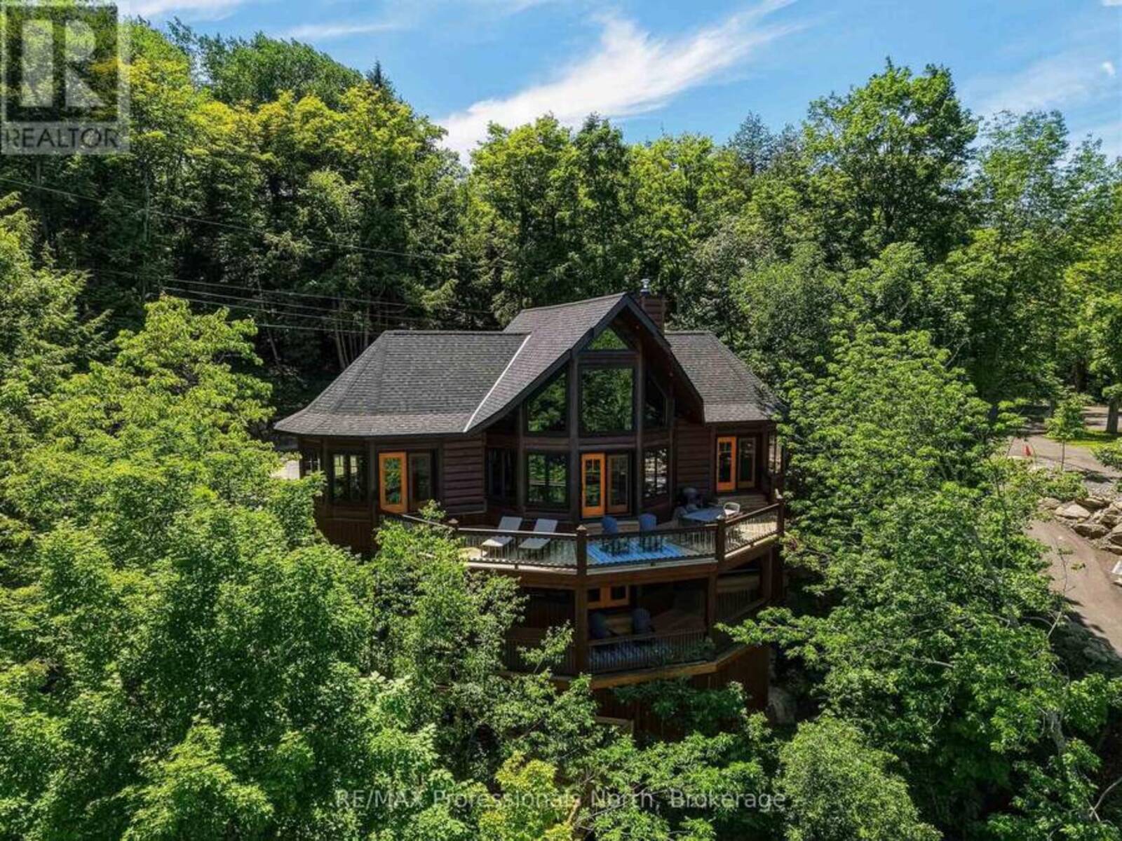 1666 BEAUMONT DRIVE, Bracebridge, Ontario P1L 1X2