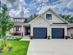 115 RONNIES WAY Mount Forest Ontario, N0G 2L2