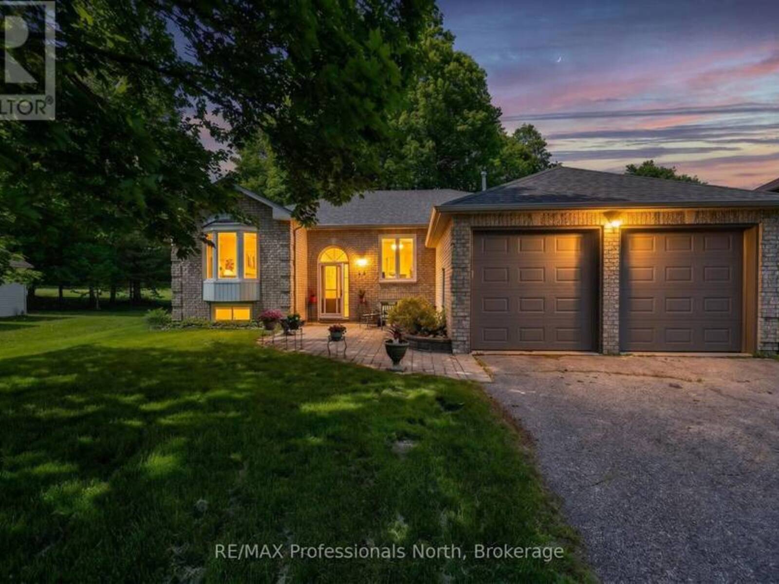 48 FAIRWAY CRESCENT, Wasaga Beach, Ontario L9Z 1B8