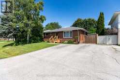 553 SPRUCE STREET | Collingwood Ontario | Slide Image Three