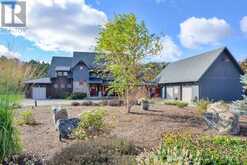 1422 MUSKOKA RD 118 ROAD W | Bracebridge Ontario | Slide Image Four