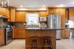 10 BUCKINGHAM DRIVE | Stratford Ontario | Slide Image Eight