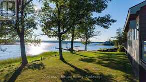 4476 ISLAND 1040/LITTLE BEAUSOLEIL ISLAND | Honey Harbour Ontario | Slide Image Twelve