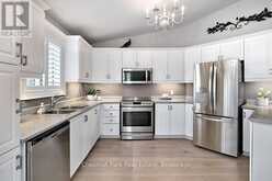 40 BARKER BOULEVARD | Collingwood Ontario | Slide Image Thirteen