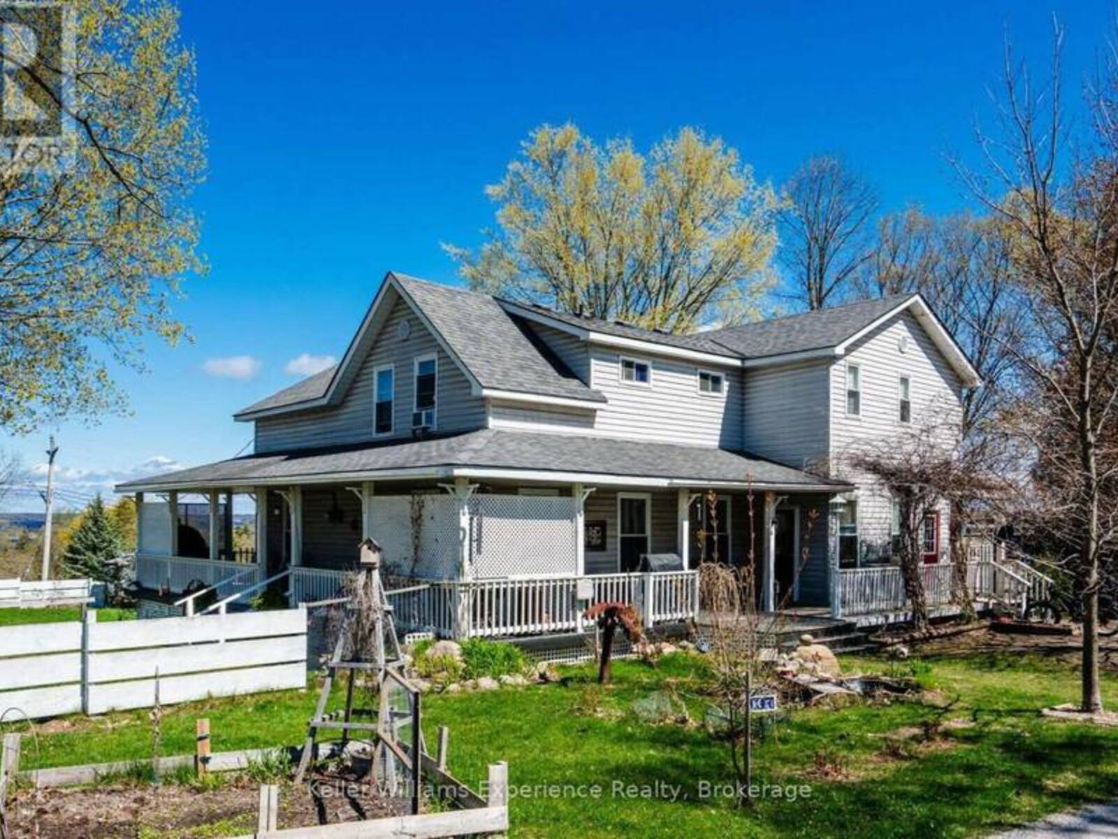 107 PINE STREET, Waubaushene, Ontario L0K 2C0