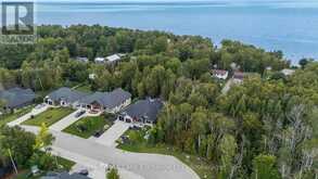 9 LAKESIDE WOODS CRESCENT | Port Elgin Ontario | Slide Image Four