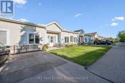 104 - 760 WOODHILL DRIVE | Fergus Ontario | Slide Image Three