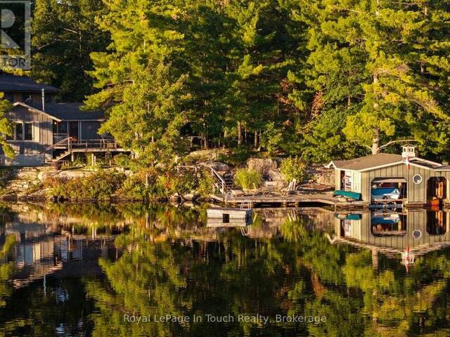 4082 GRAHAM ROAD Coldwater Ontario, L0K 1E0 - 5 Bedrooms Waterfront Home For sale