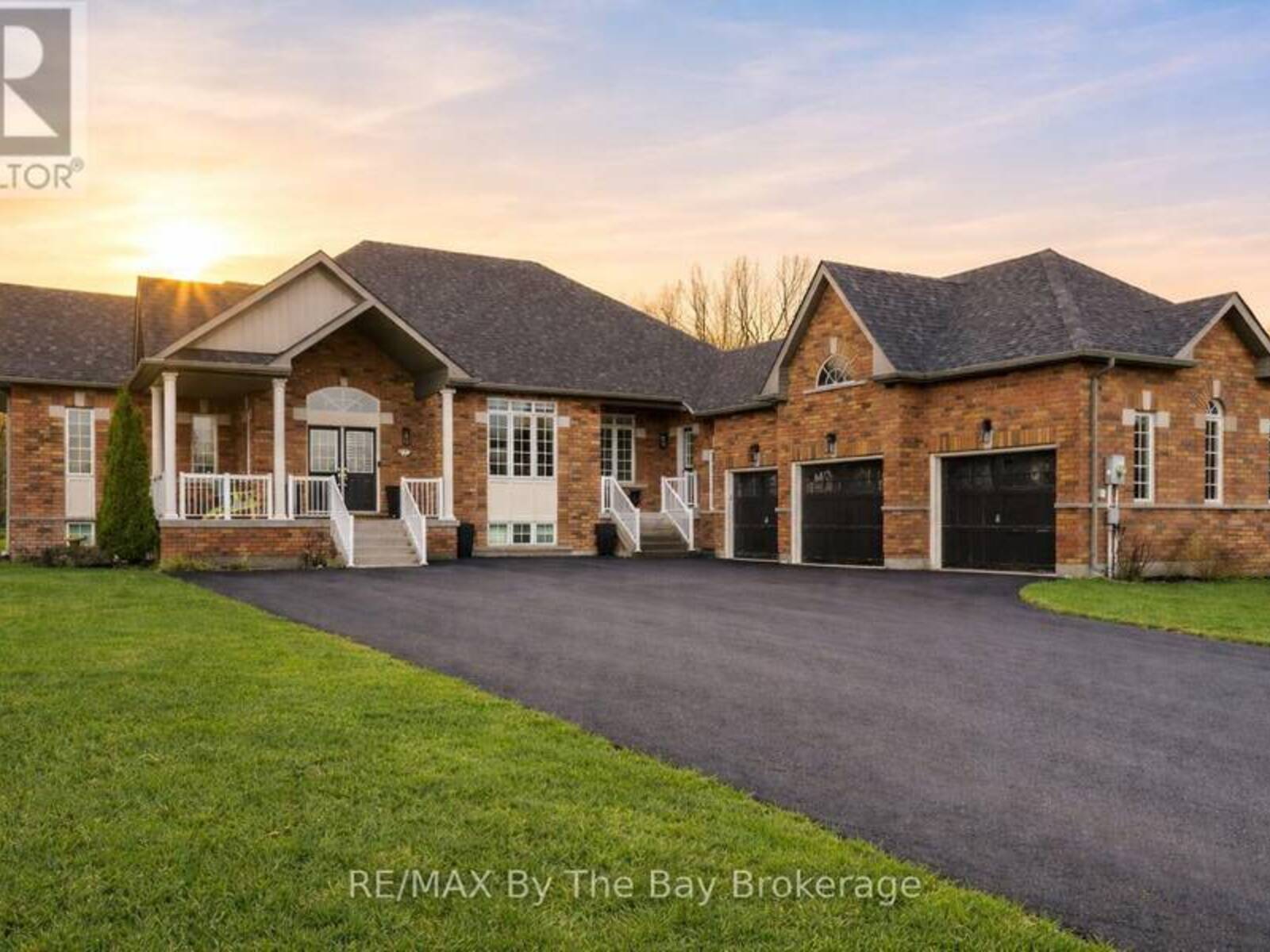 10 BASSWOOD DRIVE, Wasaga Beach, Ontario L9Z 0A9