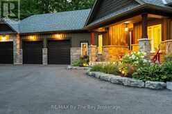 81 SPRUCE STREET | Tiny Ontario | Slide Image Four