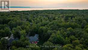 81 SPRUCE STREET | Tiny Ontario | Slide Image Six