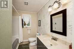 046285 OLD MAIL ROAD | Meaford Ontario | Slide Image Fourteen