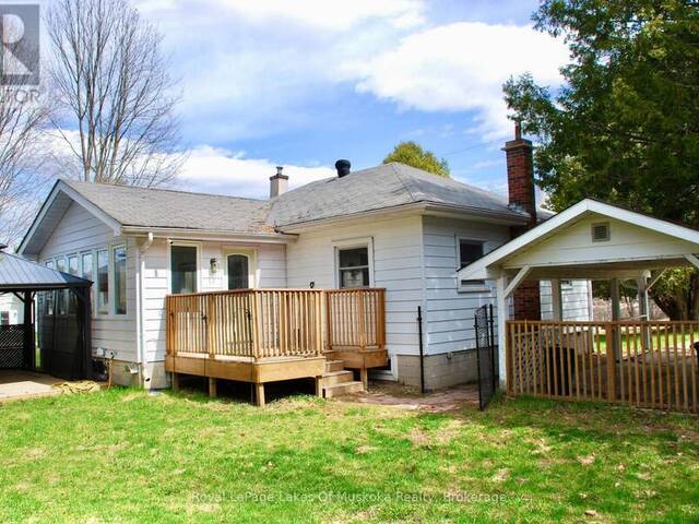 30 KITCHEN ROAD S Huntsville Ontario, P1H 1Y3 - 3 Bedrooms Home For Sale