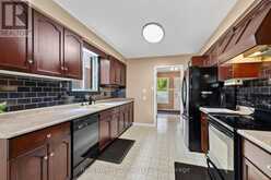 203 COUNTRY CLUB DRIVE | Guelph Ontario | Slide Image Thirteen