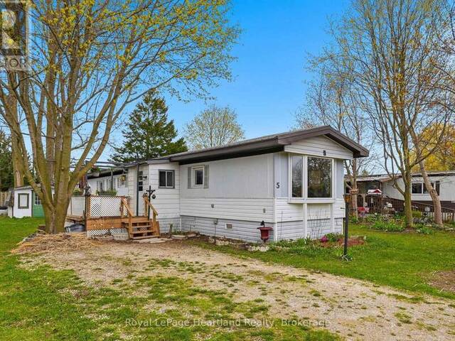 5 TRAILER PARK ROAD Howick Ontario, N0G 1V0 - 2 Bedrooms Home For Sale