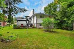 12 ANTHONY COURT | Huntsville Ontario | Slide Image Three