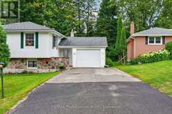 12 ANTHONY COURT | Huntsville Ontario | Slide Image Four