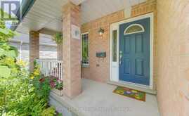 15 MCQUEEN COURT | Stratford Ontario | Slide Image Two