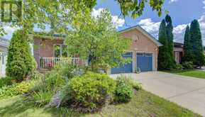 15 MCQUEEN COURT | Stratford Ontario | Slide Image Four