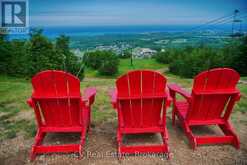 125 STONELEIGH DRIVE | The Blue Mountains Ontario | Slide Image Nine