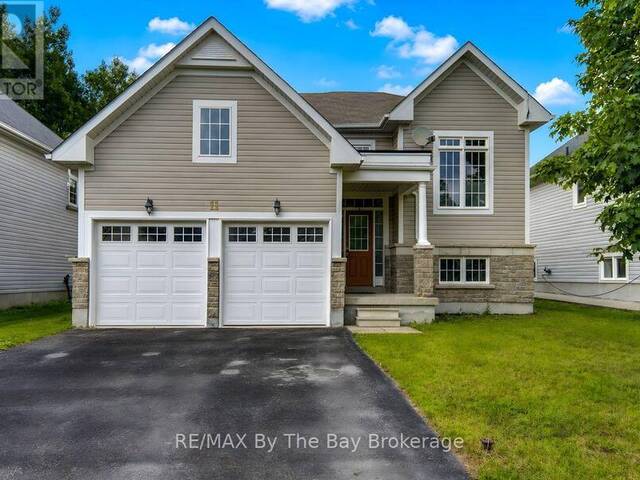 11 GRAND POPLAR LANE Wasaga Beach Ontario, L9Z 0C7 - 2 Bedrooms Home For Sale