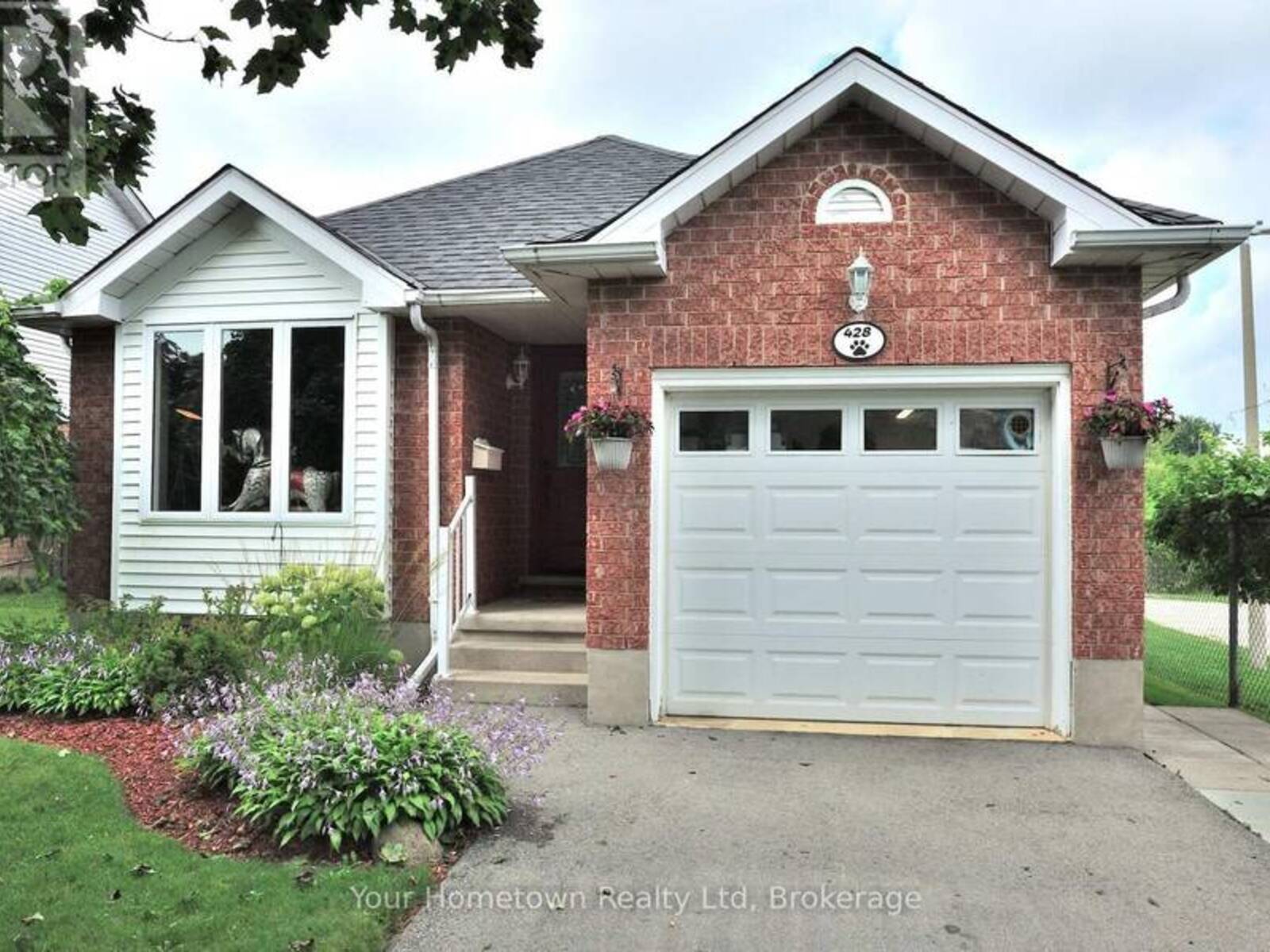 428 FLANNERY DRIVE, Fergus, Ontario N1M 3P4
