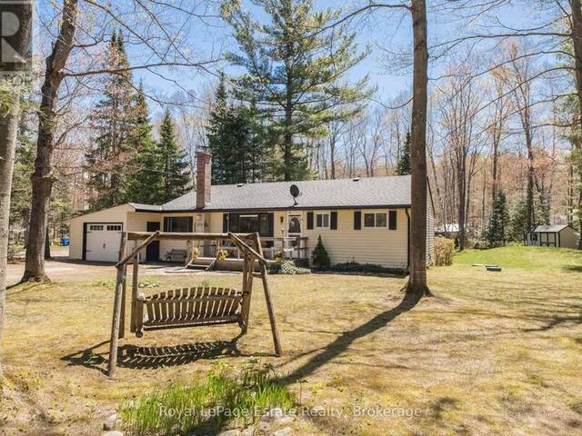 818 SIXTH STREET N Sauble Beach Ontario, N0H 2G0 - 3 Bedrooms Home For Sale