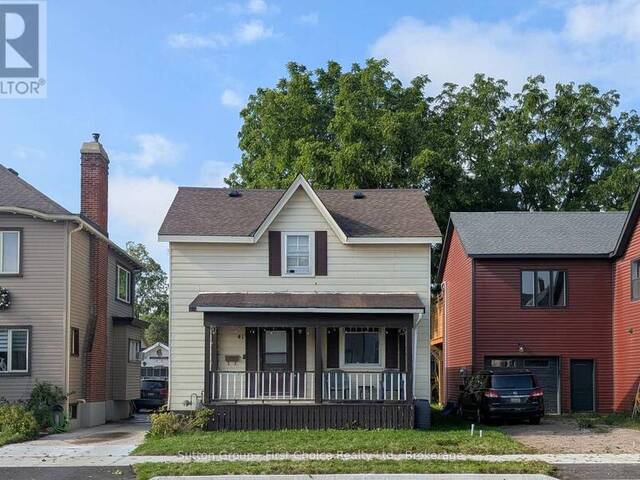 41 GODERICH STREET W Huron East Ontario, N0K 1W0 - 3 Bedrooms Home For Sale