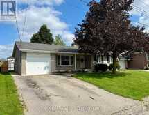 209 15TH AVENUE | Hanover Ontario | Slide Image Three
