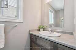 179 DALLAN DRIVE | Guelph Ontario | Slide Image Fourteen