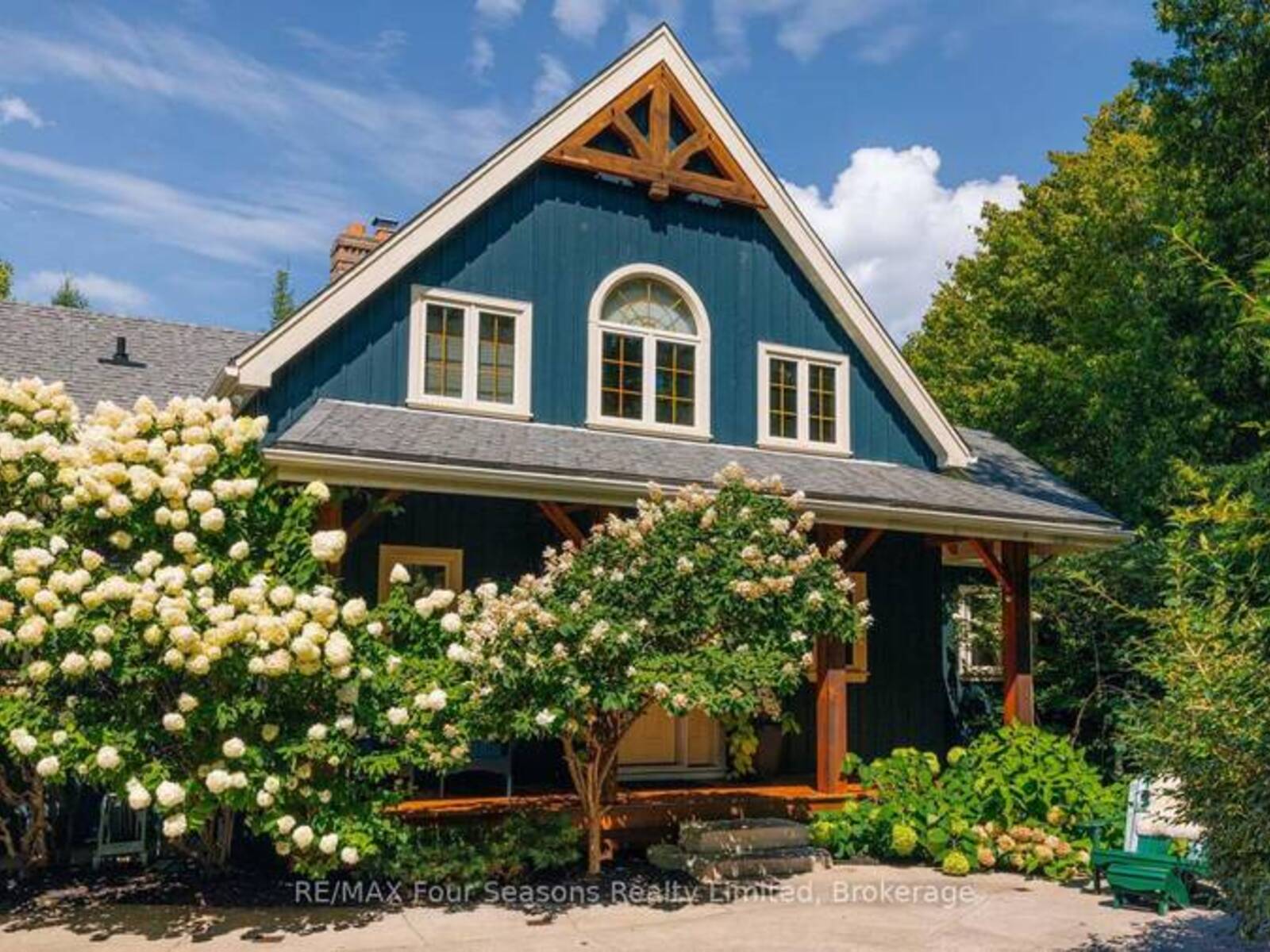129 DAVOS DRIVE, The Blue Mountains, Ontario L9Y 0S9