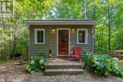 1547 NORTH PICKEREL LAKE ROAD | Magnetawan Ontario | Slide Image Two