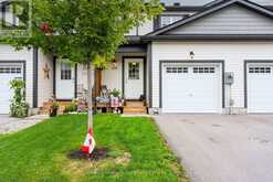 200 DAFFODIL COURT | Gravenhurst Ontario | Slide Image Two