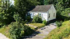 24 HILLCREST AVENUE | Parry Sound Ontario | Slide Image One