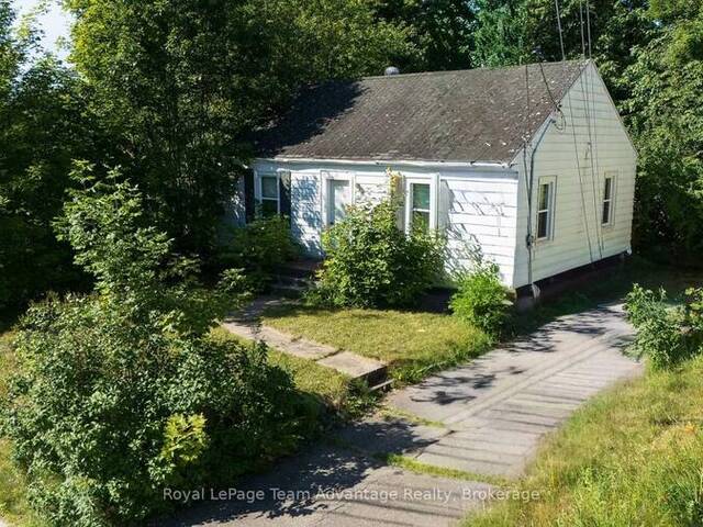 24 HILLCREST AVENUE Parry Sound Ontario, P2A 1L4 - Property For Sale
