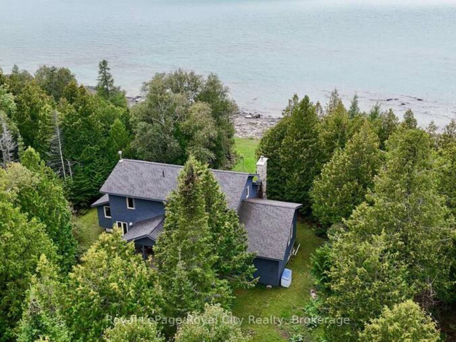 15 HAWES ROAD, Lion's Head, Ontario N0H 1W0