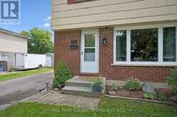 372 ARGYLL STREET | Fergus Ontario | Slide Image Three