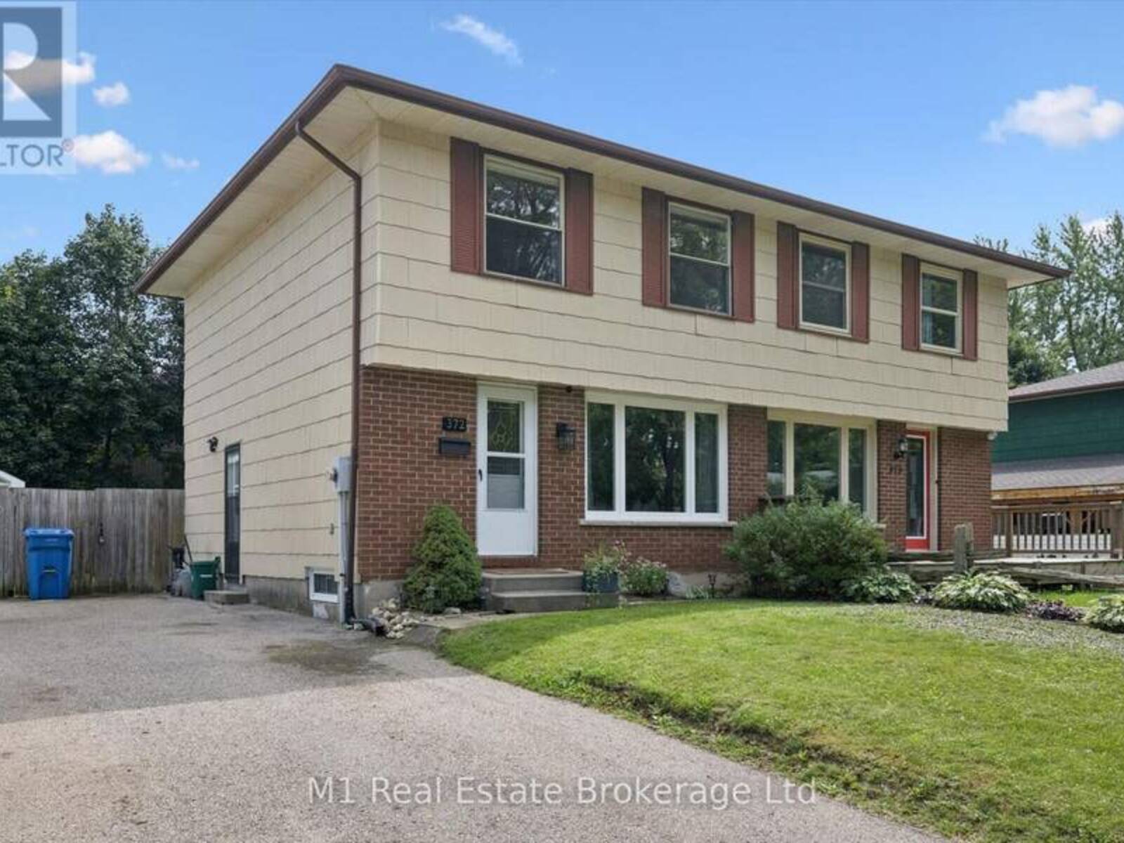 372 ARGYLL STREET, Fergus, Ontario N1M 2Y3