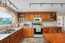 33 MAPLE AVENUE | Haliburton Ontario | Slide Image Ten