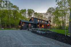 29 NATURES WAY | Huntsville Ontario | Slide Image Two