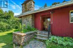 584 A & B HWY 141 | Rosseau Ontario | Slide Image Ten