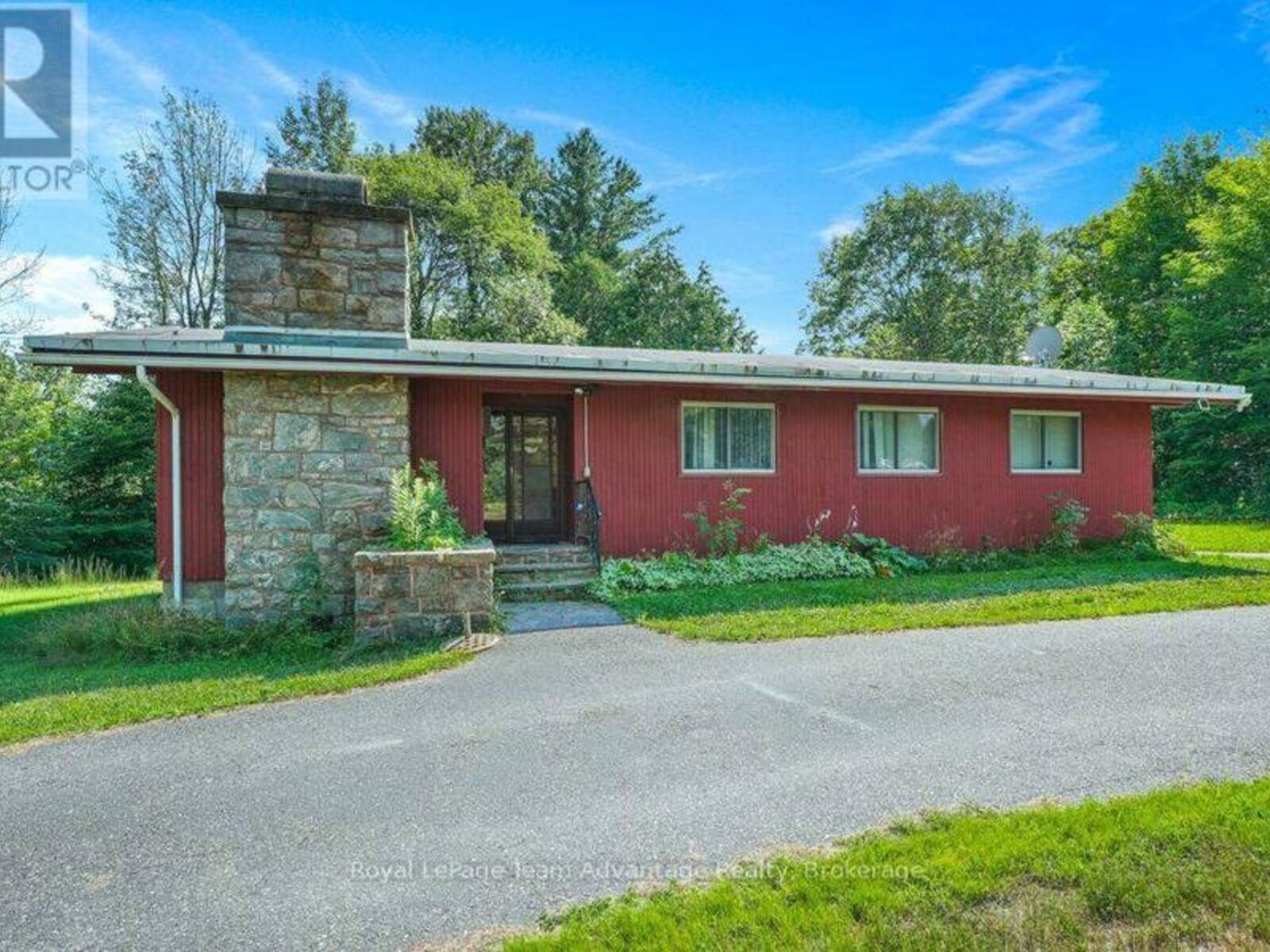 584 A & B HWY 141, Rosseau, Ontario P0C 1J0
