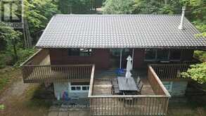 1214 HUBBARD & MONTGOMERY LANE | Haliburton Ontario | Slide Image Sixteen
