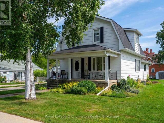 48 GROSVENOR STREET S Southampton Ontario, N0H 2L0 - 4 Bedrooms Home For Sale