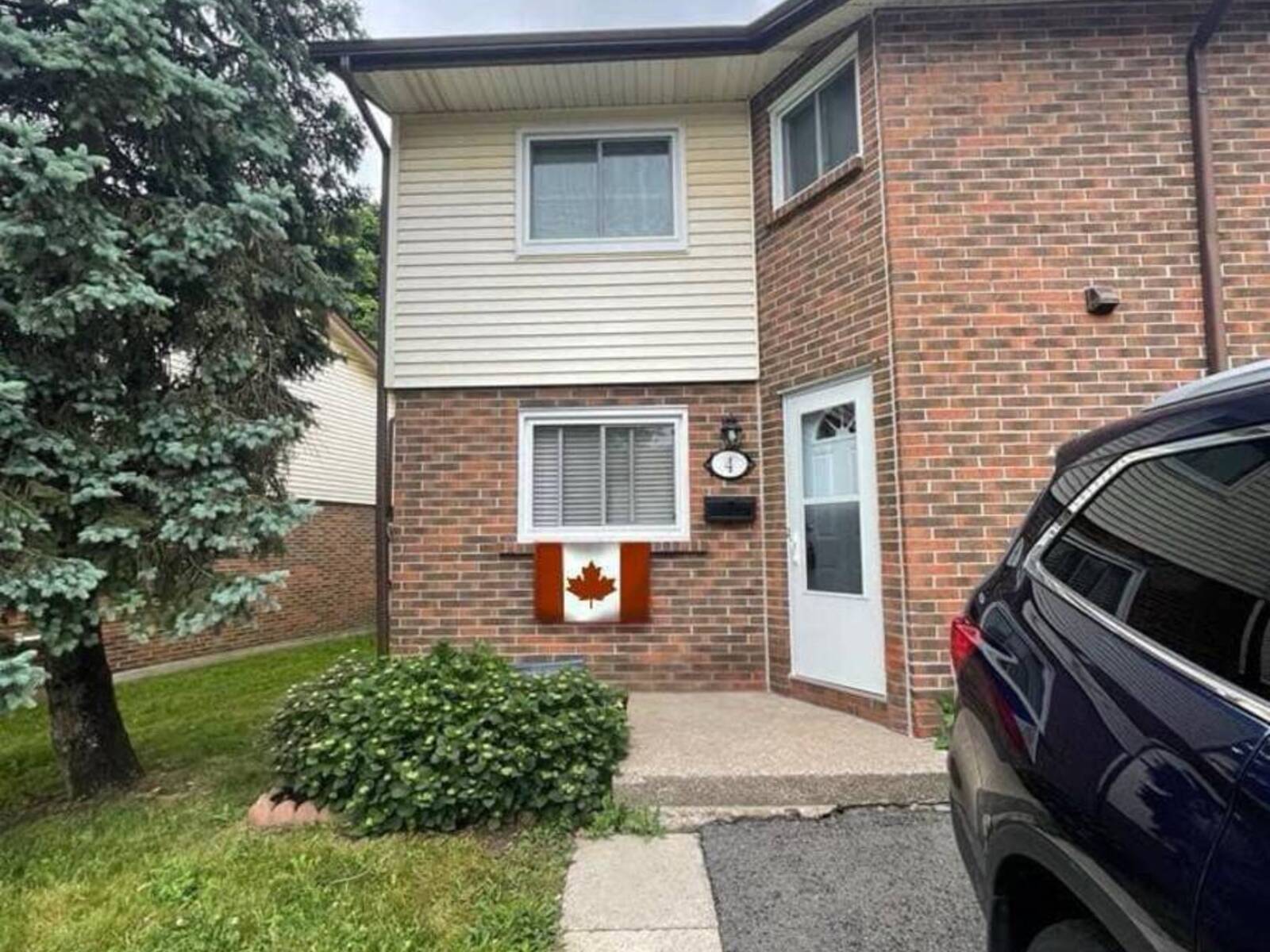 4 - 5982 DUNN STREET, Niagara Falls, Ontario L2G 7J9