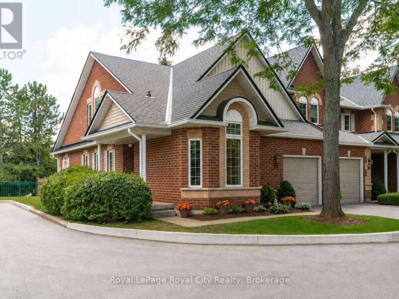 37 - 60 PTARMIGAN DRIVE, Guelph, Ontario N1C 1E5