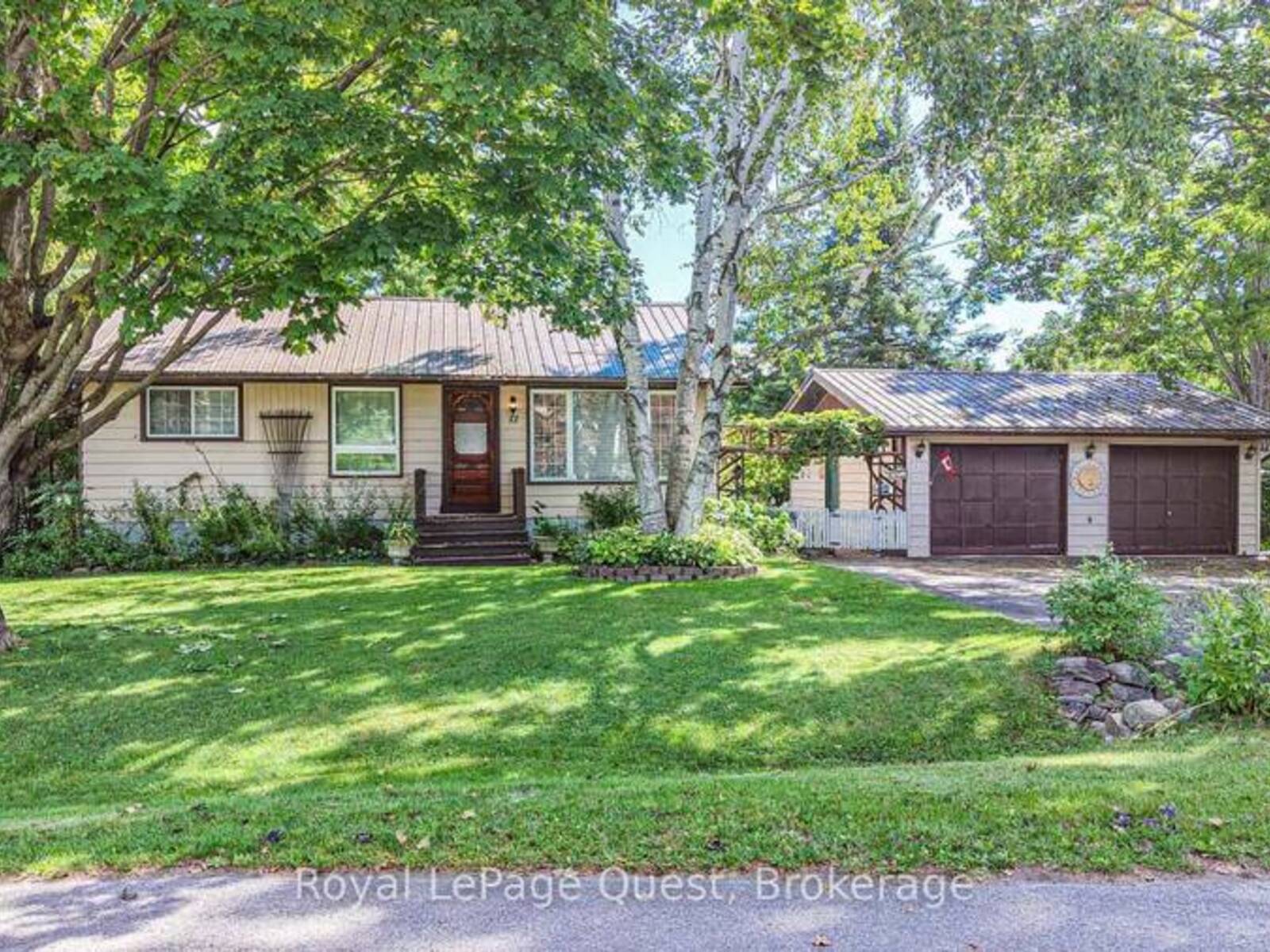 17 HUGHES ROAD E, Orillia, Ontario L3V 2L9