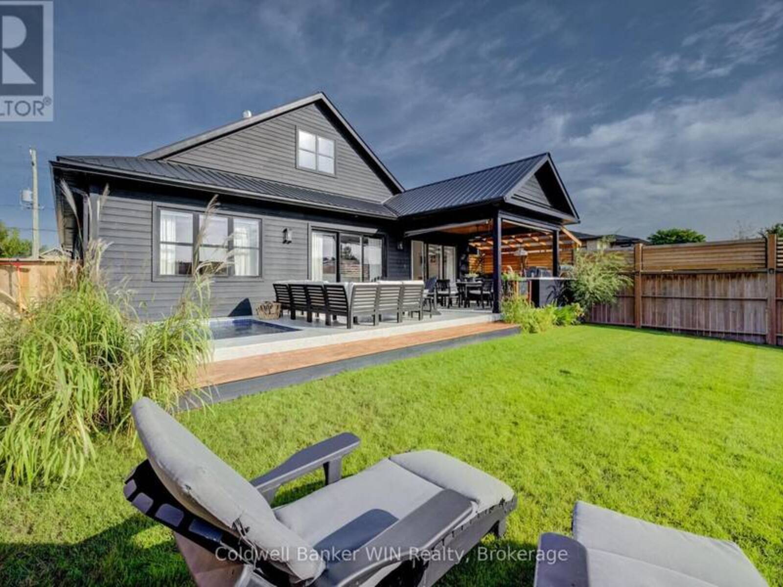 420 WELLINGTON STREET E, Mount Forest, Ontario N0G 2L4