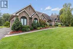 26 BRIDLE PATH | Puslinch Ontario | Slide Image One