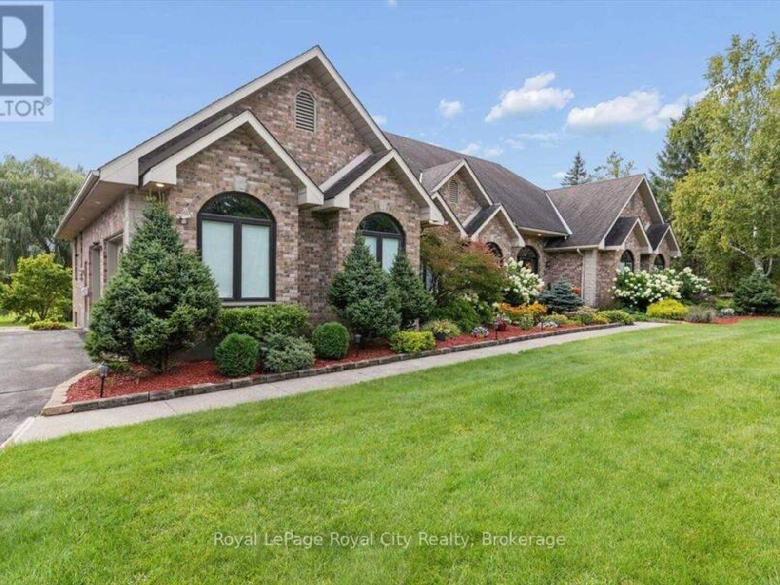 26 BRIDLE PATH, Puslinch, Ontario N0B 2J0